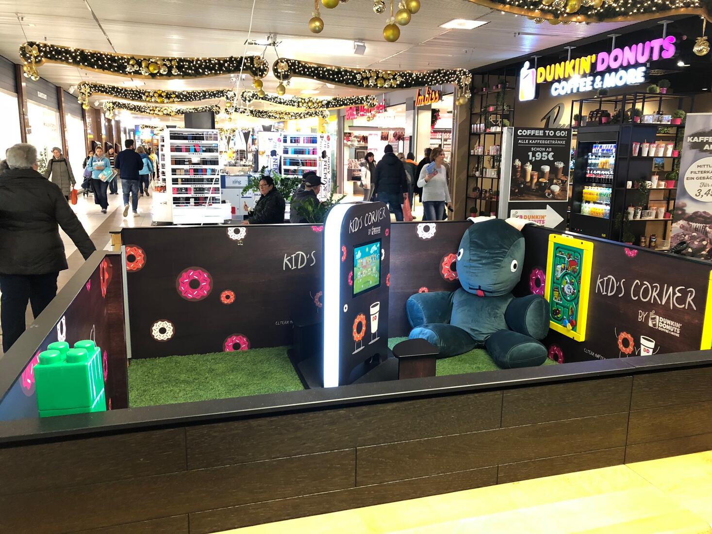 MyKidsCorner 2 x Touchscreen branded to @Dunkin Donuts Munich