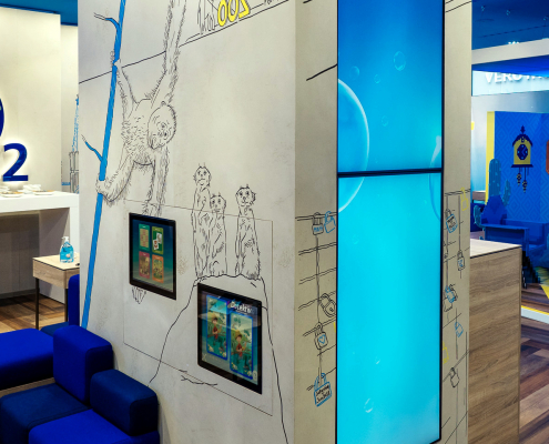 Magic Screen 19 bei O2 Schöne Spielecke mit Magic Screen bei einem Mobilfunkanbieter. Individuelle Einbaumöglichkeiten dank flexibler Anordnung.